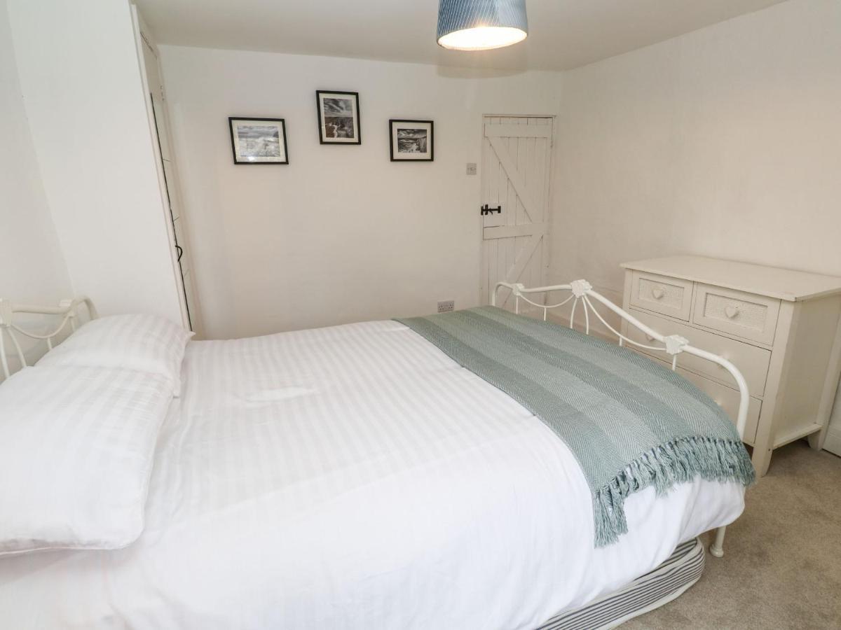 Oaktree Cottage Сент-Остел Экстерьер фото